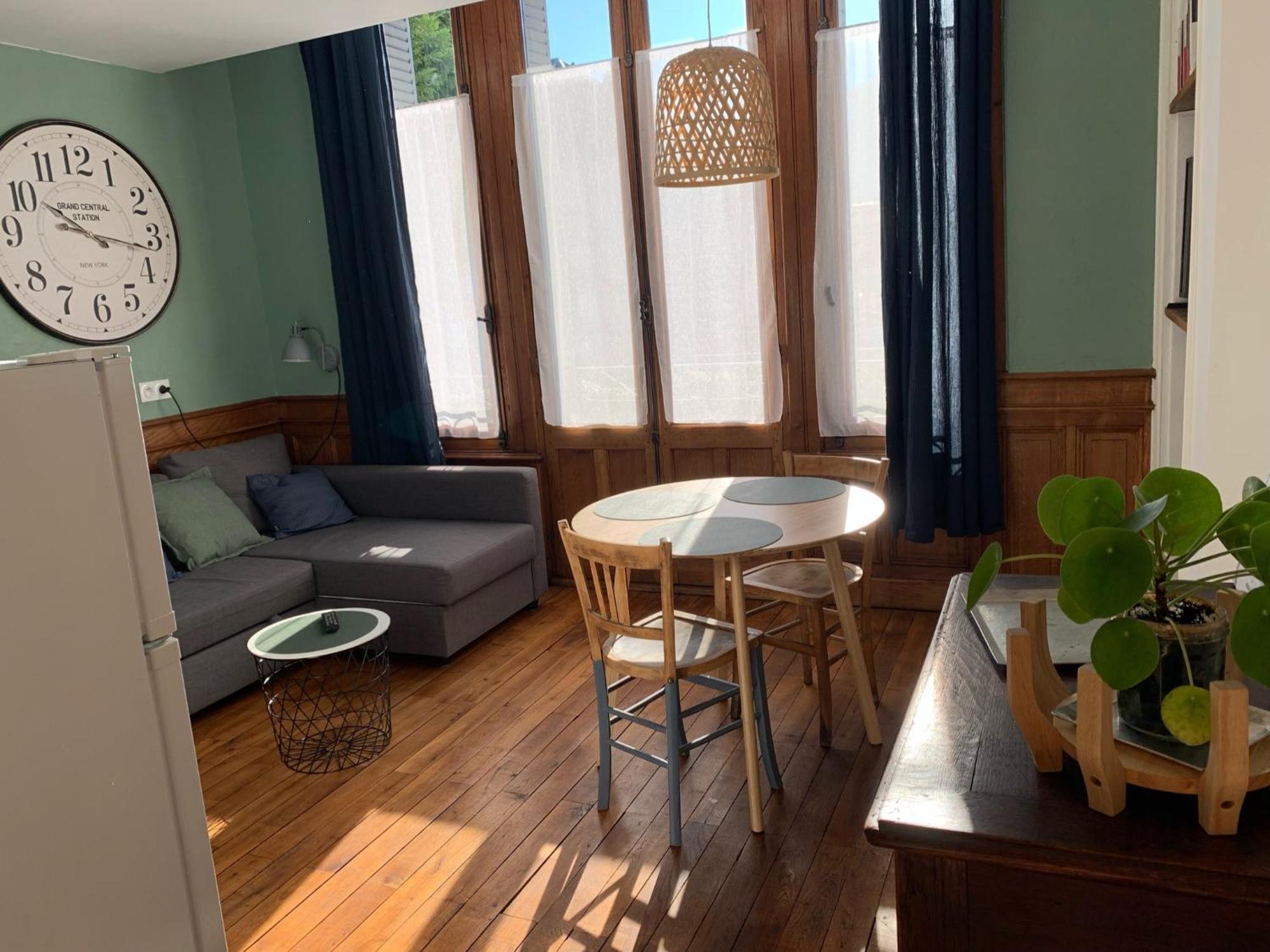 A Deux Pas De La Gare, La Maison Rouge Albertville Esterno foto